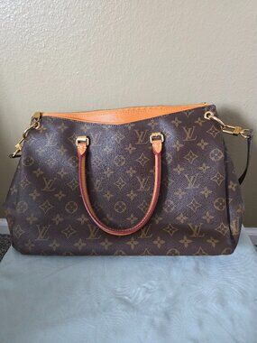 Louis Vuitton Pallas MM Monogram with Saffron Yellow interior